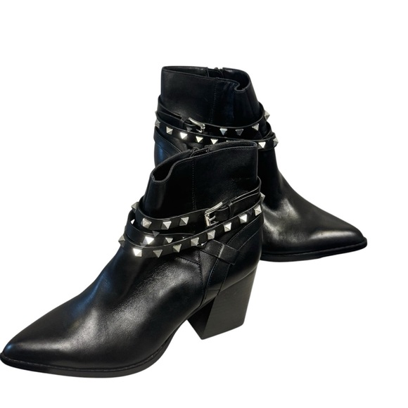 Steve Madden Shoes - Steve Madden Cala Black leather boots for women, size 7.5
NWOT